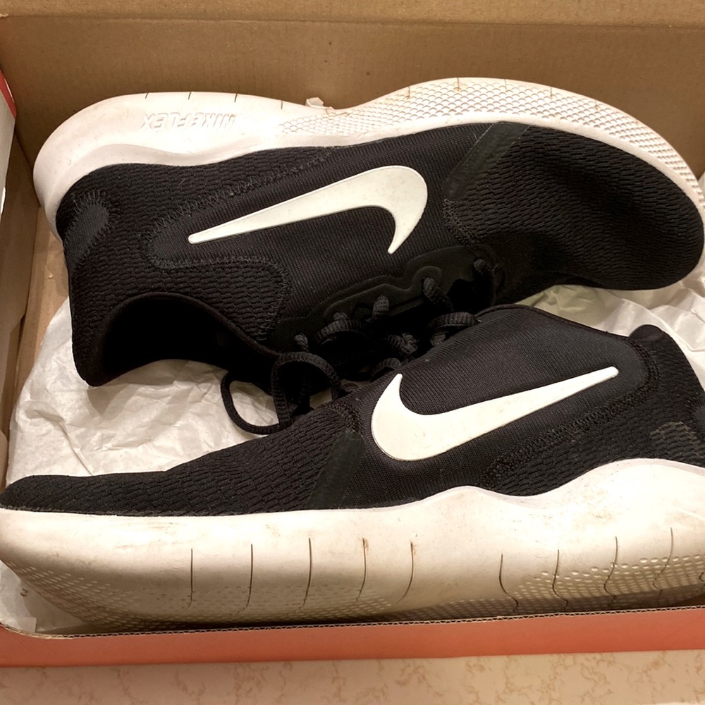 Nike flex experience 9. Size 9 womens. Worn only one time. Comes with box